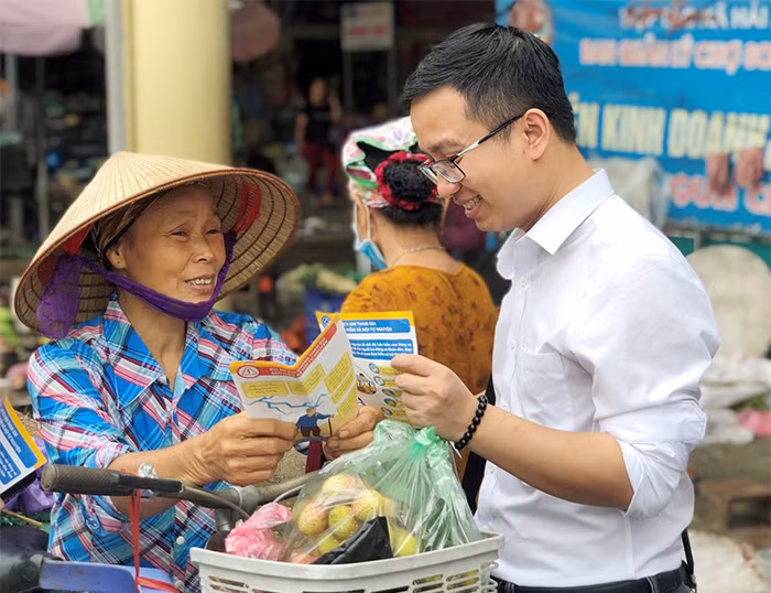 Đẩy mạnh chi trả các chế độ bảo hiểm không dùng tiền mặt -1