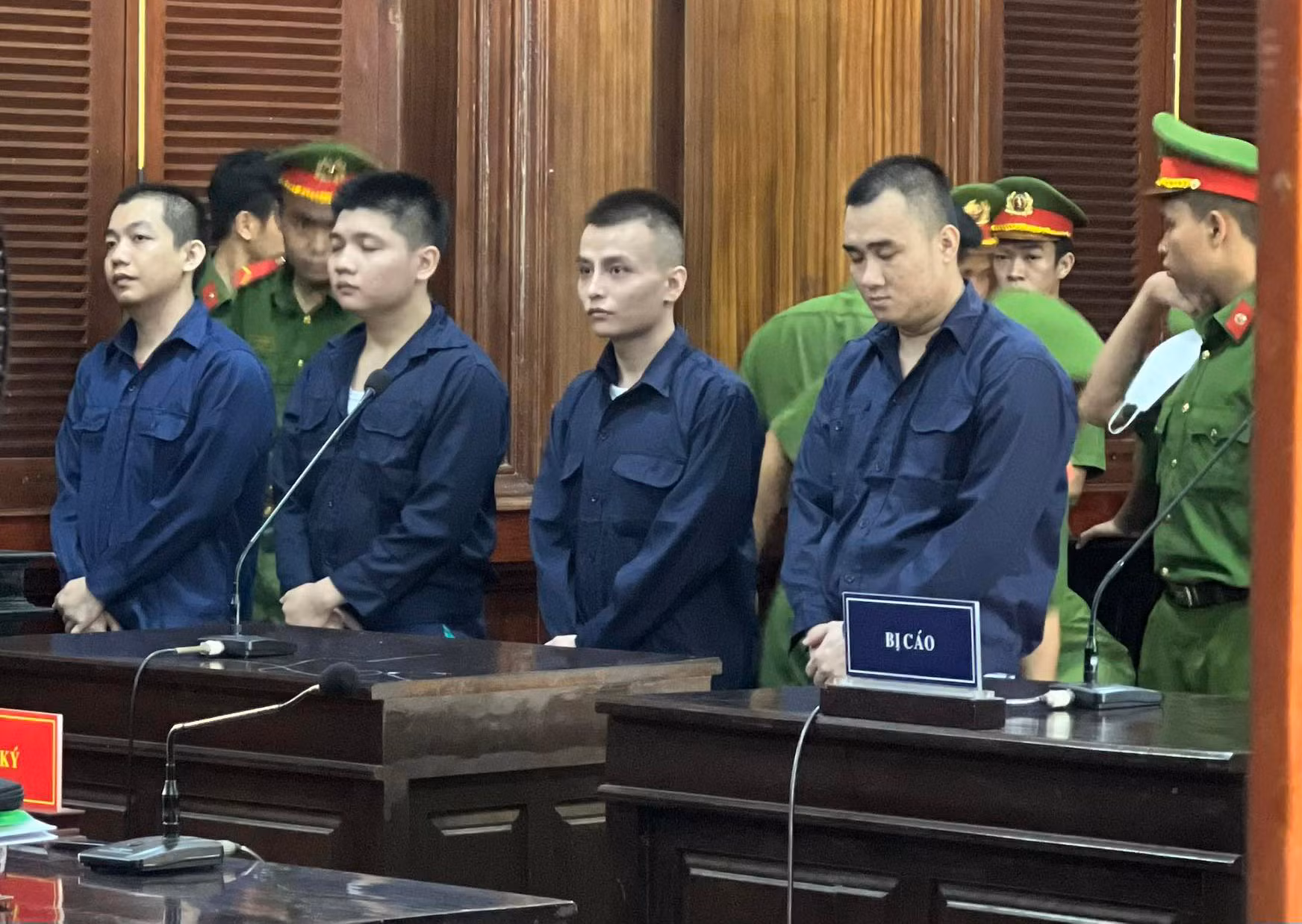 Ba bị cáo trong đường dây mua bán ma túy xuyên quốc gia lãnh án tử hình -0