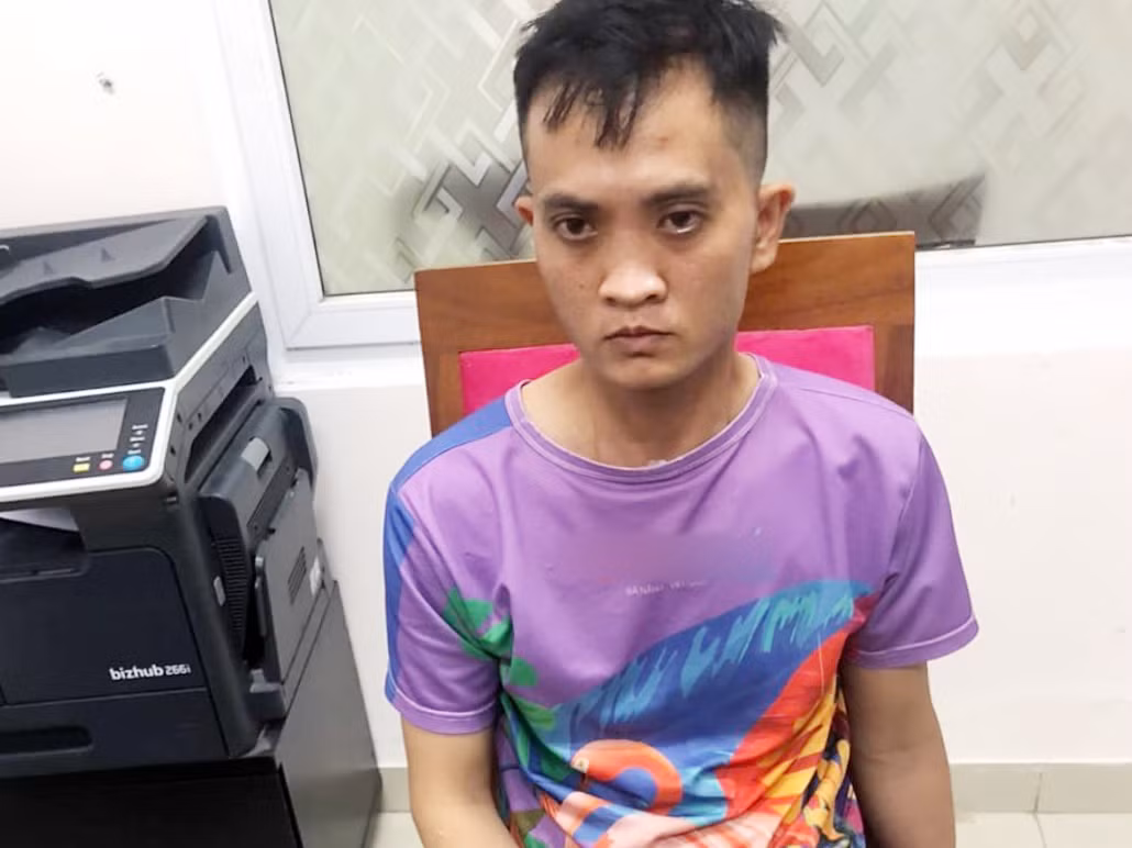 Cảnh báo du khách, người dân du khách cần bảo quản tài sản khi đi tắm biển Đà Nẵng -0