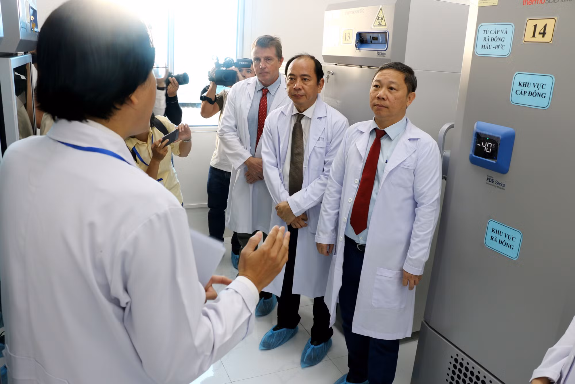 TP Hồ Chí Minh ra mắt Ngân hàng huyết thanh giúp kiểm soát bệnh truyền nhiễm -0