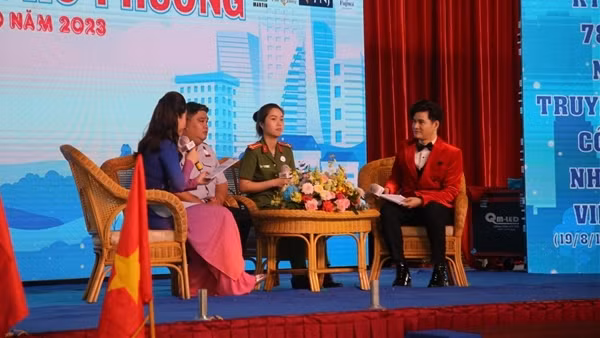Nhân rộng các điển hình “Gương sáng phố phường” ở TP Hồ Chí Minh