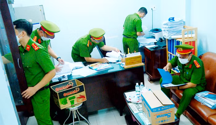 Bài 2: Gương mẫu đi đầu trong phòng, chống tham nhũng, tiêu cực -0