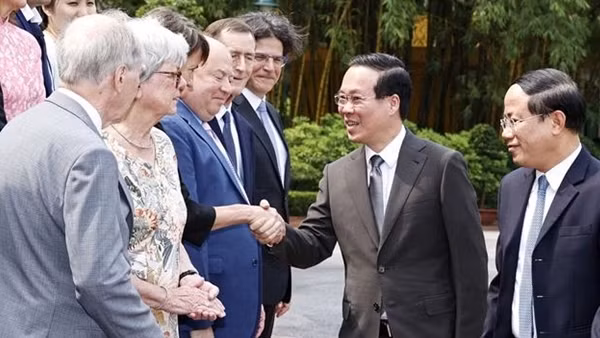Chủ tịch nước gặp gỡ các nhà khoa học dự Hội nghị khoa học quốc tế 'Các cửa sổ nhìn ra vũ trụ'
