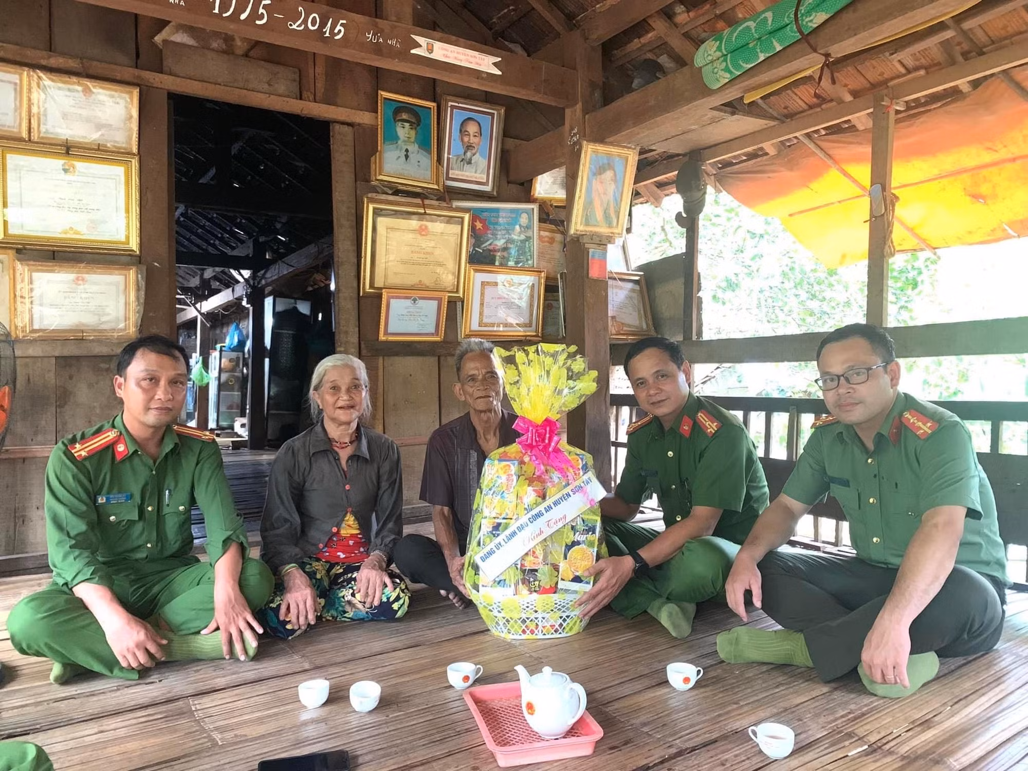 Nhiều hoạt động ý nghĩa nhân 78 năm Ngày truyền thống CAND Việt Nam -1