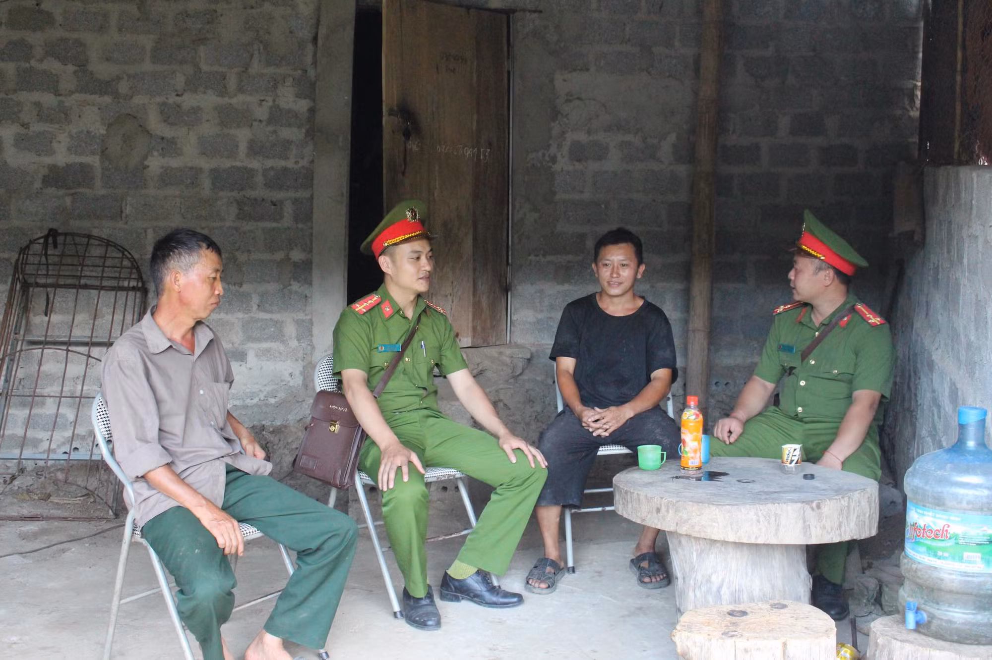 Trên quê hương 