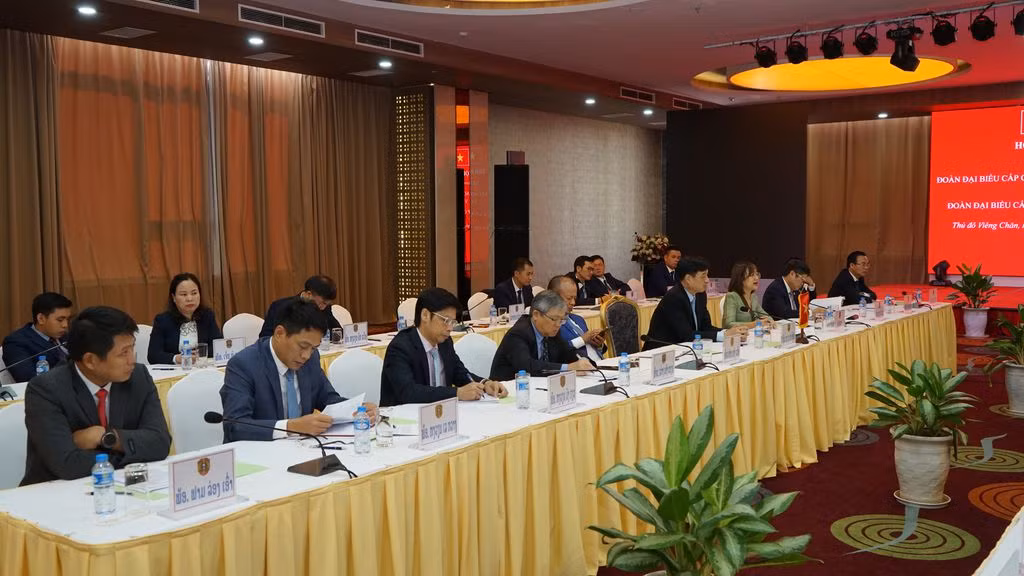Thắt chặt tình đoàn kết giữa Bộ Công an hai nước Việt Nam - Lào -0