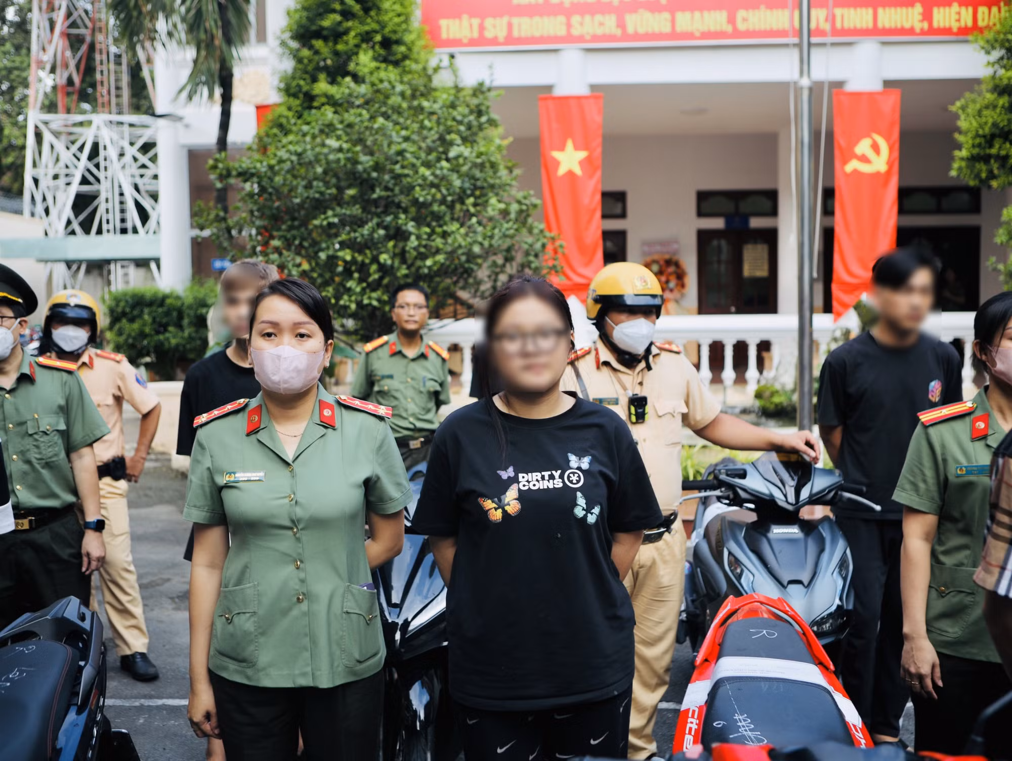 Thông tin chính thức về vụ 40 thanh thiếu niên tụ tập đua xe trên cầu Sài Gòn -0