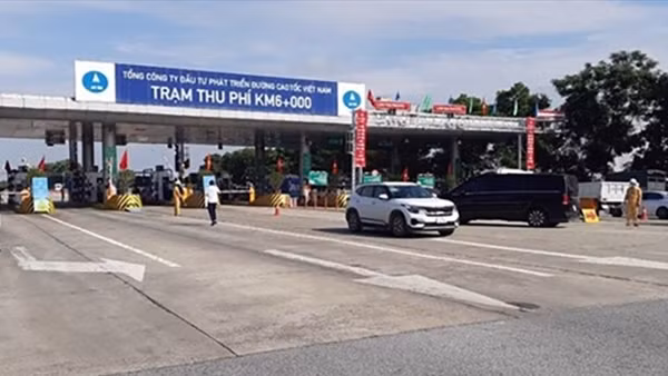 Không để "phí chồng phí" khi thu phí cao tốc do ngân sách đầu tư