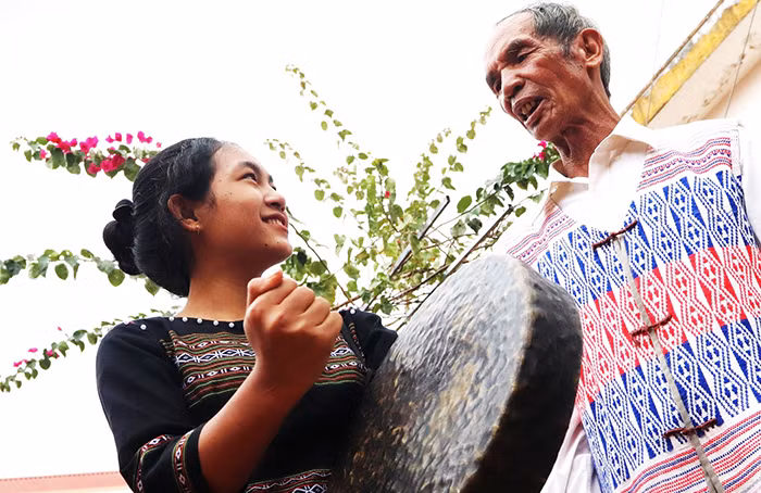 Giữ cho tiếng cồng ngân vang mãi -0