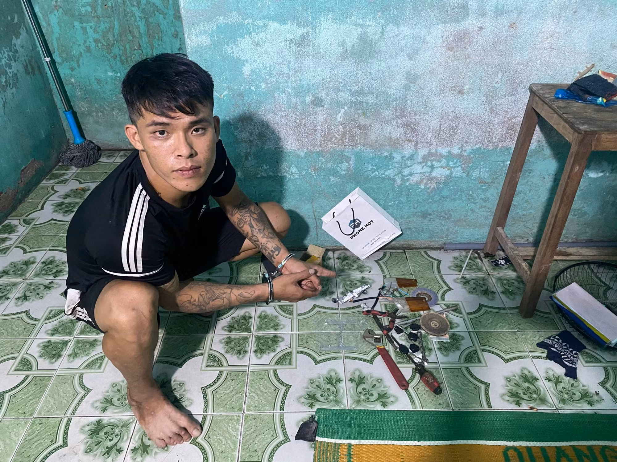 Bắt nhóm dối tượng trộm hàng chục xe máy dọc Quốc lộ 1A -0