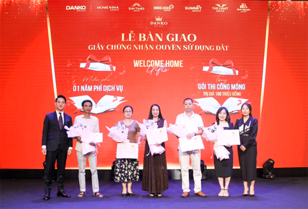 Danko Group bàn giao Giấy chứng nhận quyền sử dụng đất cho cư dân -0