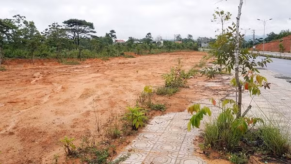 Dấu hiệu bất thường trong cấp, chuyển đổi “đất vàng” tại phố núi Khe Sanh