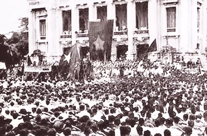 Không thể phủ nhận bản chất, ý nghĩa của Cách mạng Tháng Tám đối với lịch sử dân tộc -0