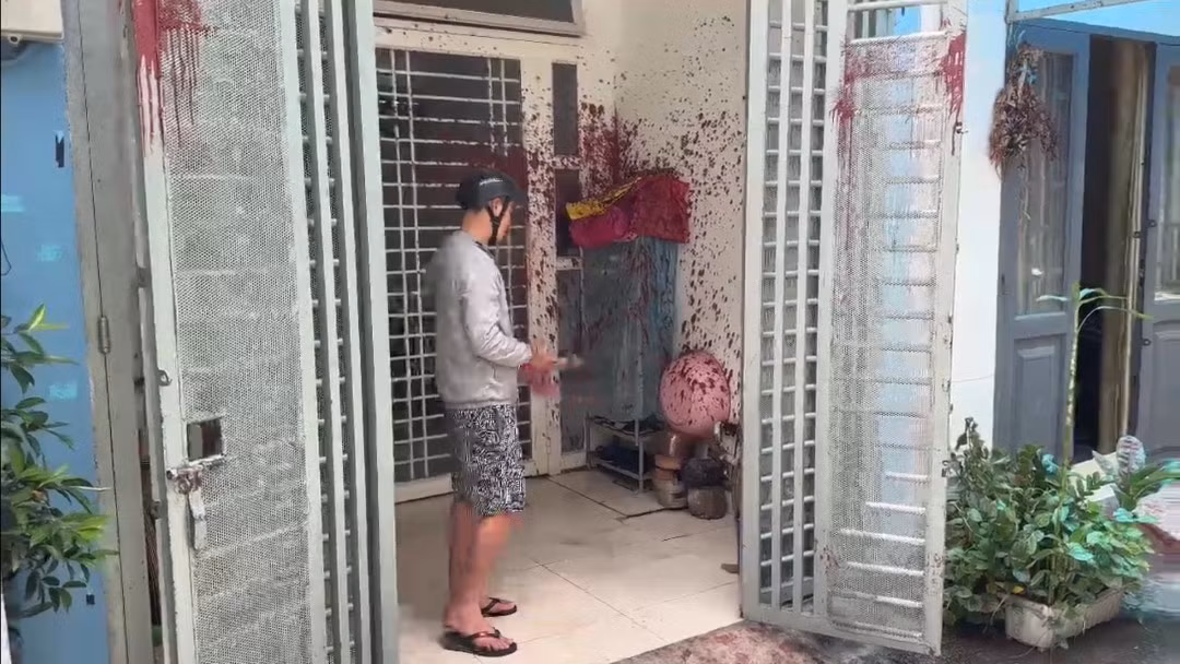 Tiếp tục bắt khẩn cấp hai đối tượng “Cố ý làm hư hỏng tài sản” và “Cho vay lãi nặng” -0