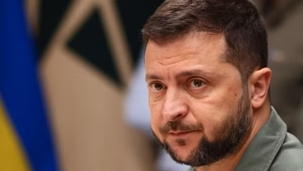 Vì sao Tổng thống Ukraine sa thải hàng loạt quan chức tuyển quân?