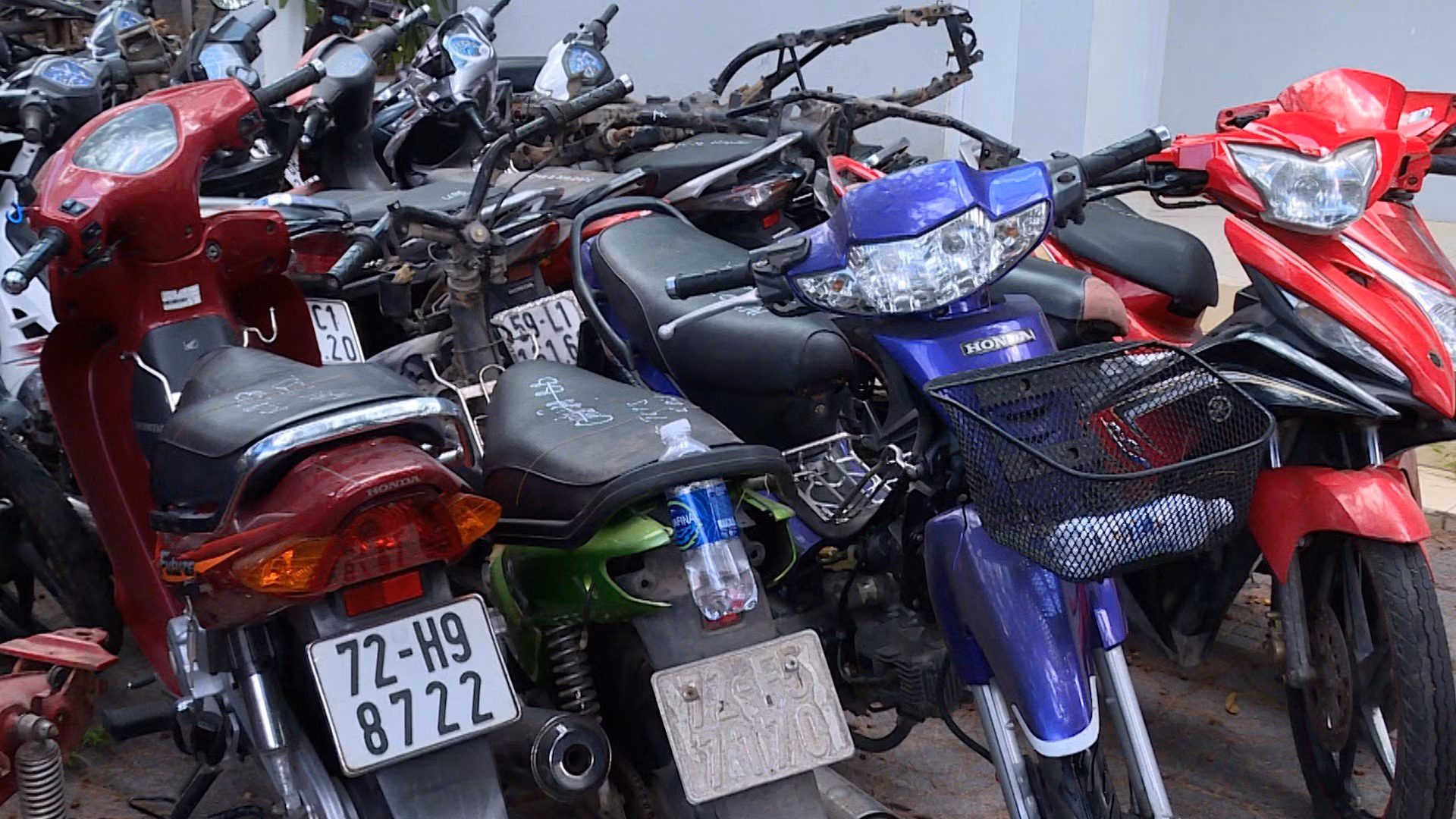 Bắt đối tượng trộm cắp hàng chục xe máy có 3 tiền án -0