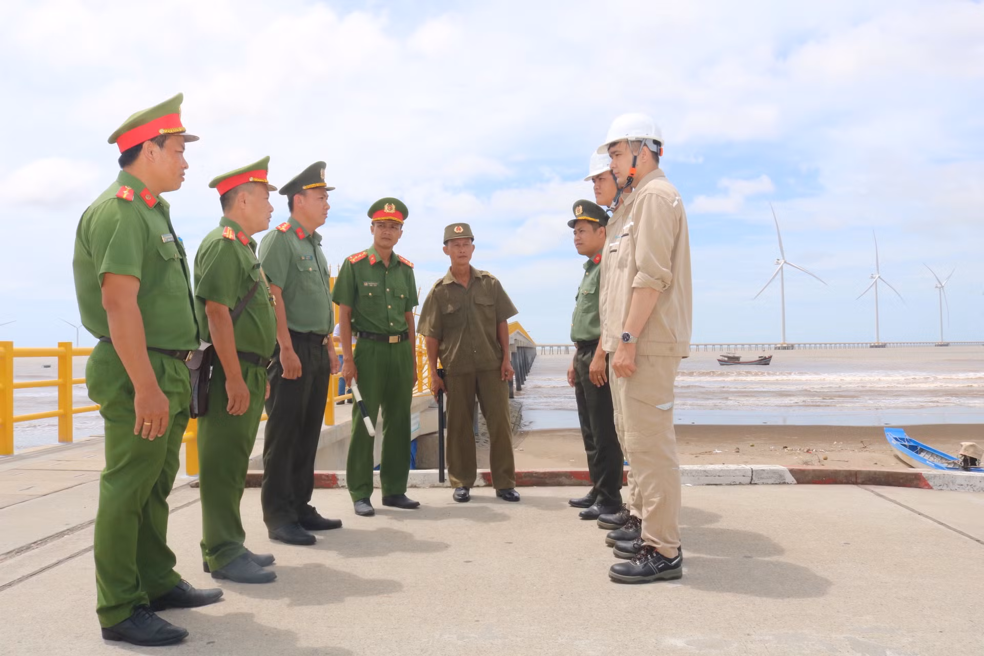 Giữ vững bình yên vùng đất Duyên Hải -1