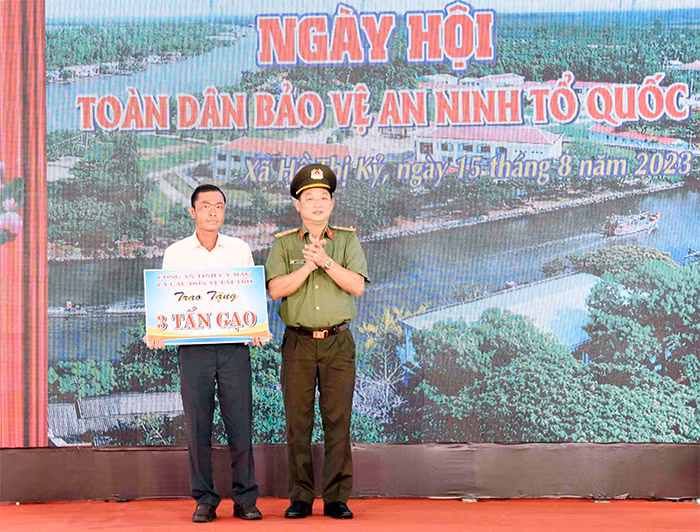 Nhân rộng phong trào toàn dân bảo vệ an ninh Tổ quốc ở tỉnh cực Nam Tổ quốc -1
