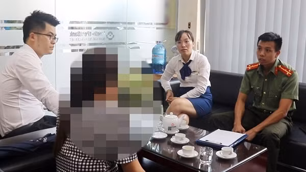 Nhân viên ngân hàng cảnh giác báo Công an ngăn chặn vụ chuyển tiền