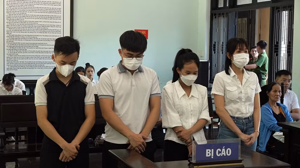 Làm kế toán ở Singapore kiêm mua bán trái phép tài khoản ngân hàng tại Việt Nam -0
