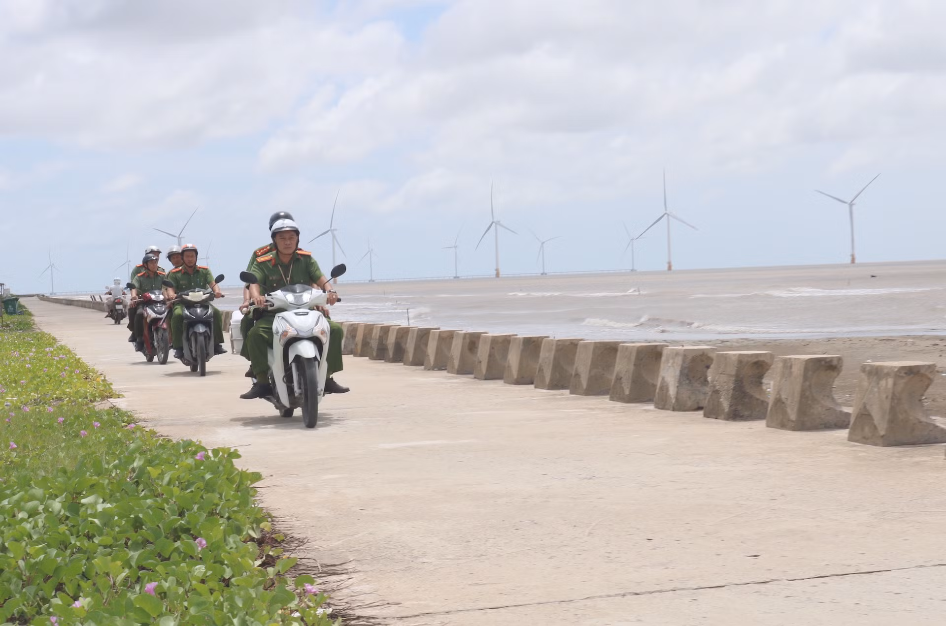 Giữ vững bình yên vùng đất Duyên Hải -0
