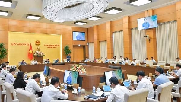 Quốc hội giám sát việc quản lý thị trường bất động sản và nhà ở xã hội tại 20 bộ, ngành, địa phương