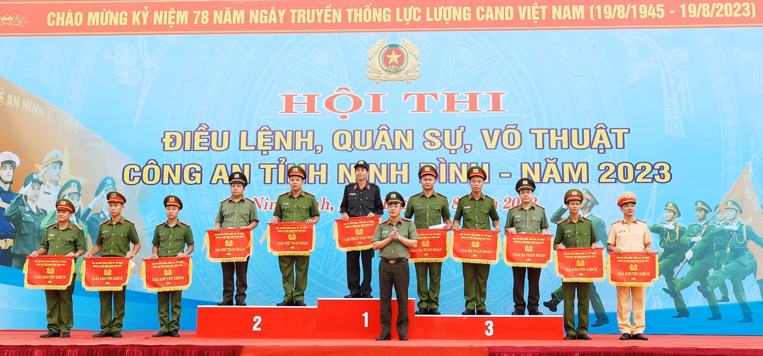 Công an tỉnh Ninh Bình tổ chức Hội thi Điều lệnh, quân sự, võ thuật -0