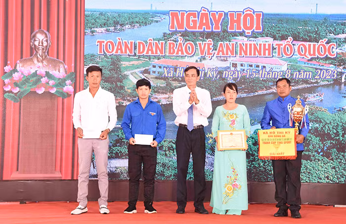 Nhân rộng phong trào toàn dân bảo vệ an ninh Tổ quốc ở tỉnh cực Nam Tổ quốc -3