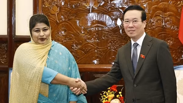 Chủ tịch nước Võ Văn Thưởng tiếp Đại sứ Bangladesh Samina Naz