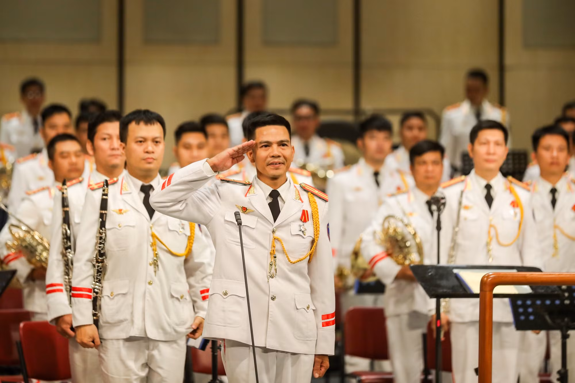 “Vang mãi bản hùng ca” – cuộc trình diễn ấn tượng của nghệ sĩ trong nước tại HGO -0