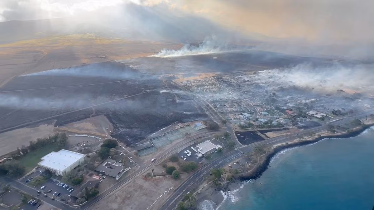 Hòn đảo du lịch tại Hawaii bị tàn phá nặng nề vì cháy rừng -0