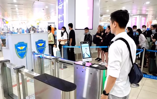 Từ hôm nay, chính thức sử dụng VNeID với khách làm thủ tục đi máy bay -0