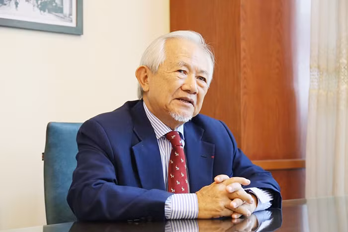 Phải là một công dân trước khi nghĩ đến chuyện toàn cầu -0