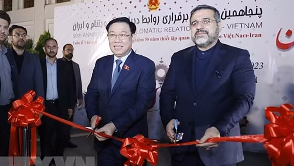 Chủ tịch Quốc hội Vương Đình Huệ dự khai mạc Tuần lễ Văn hóa Việt Nam tại Iran