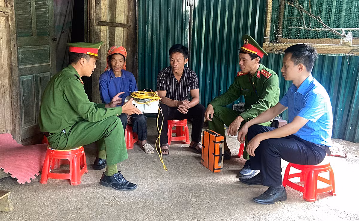 Lào Cai: Một số xưởng sơ chế giun đất xả thải gây ô nhiễm môi trường -0