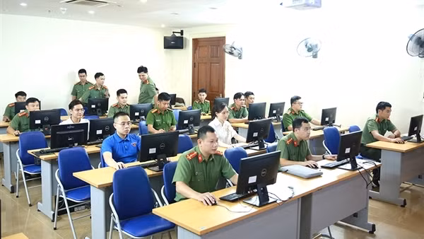 Bí thư Đoàn cơ sở tiên phong trong ứng dụng công nghệ số