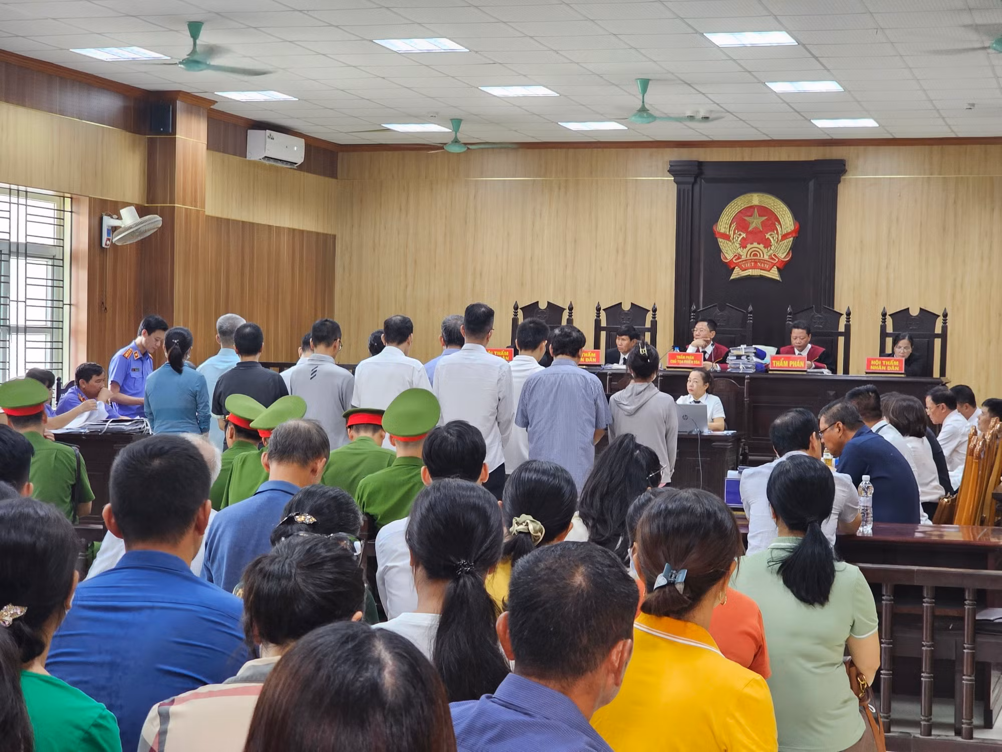 Cựu Giám đốc Sở GD&ĐT Thanh Hóa cùng thuộc cấp hầu tòa -0