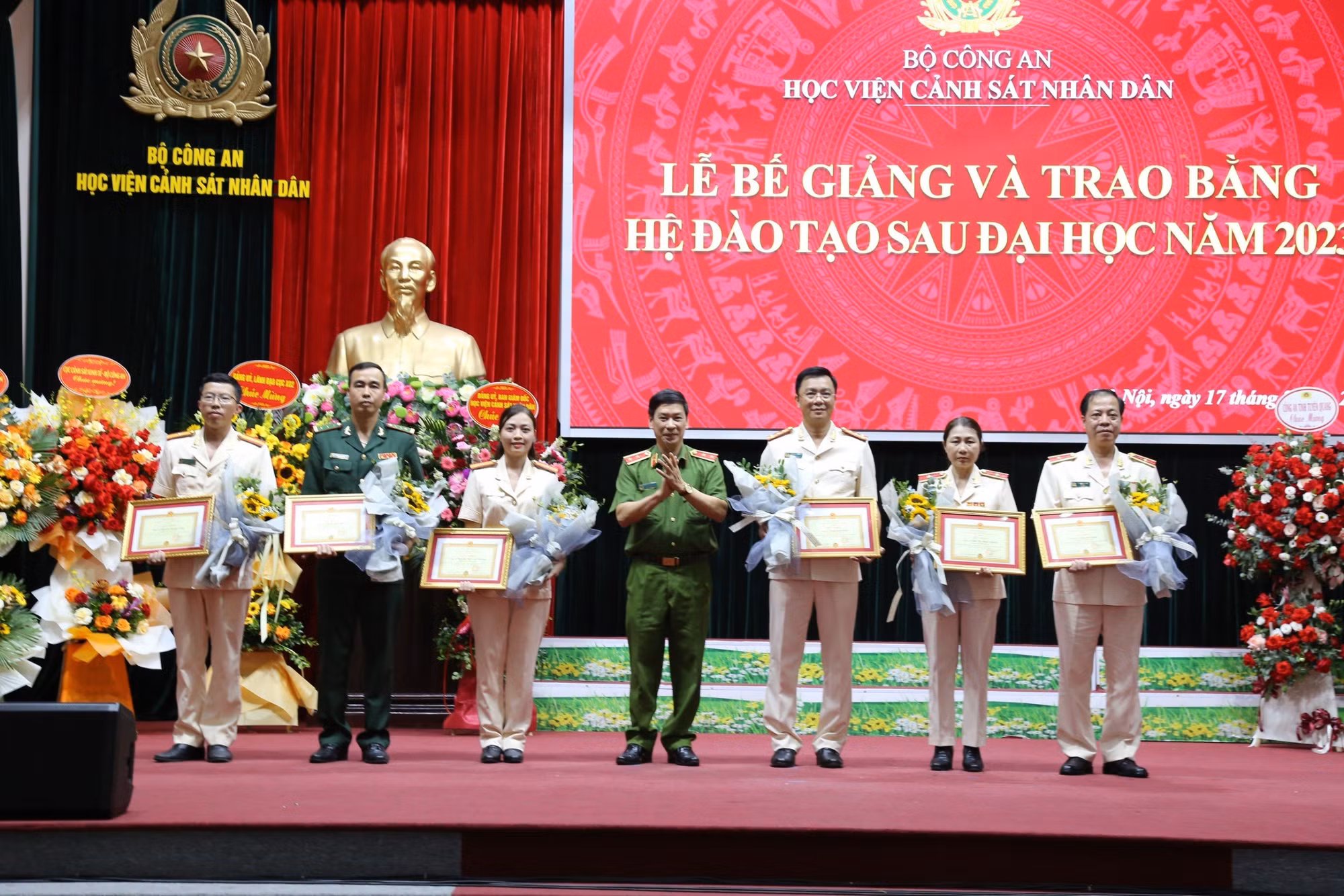 Học viện CSND trao bằng cho các tân tiến sĩ, tân thạc sĩ năm 2023 -0