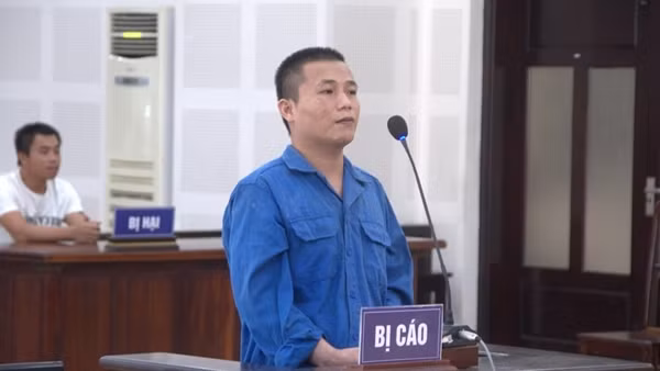 Bị đánh chấn thương sọ não vì “tặng” mỗi người tại bàn nhậu một… cái tát