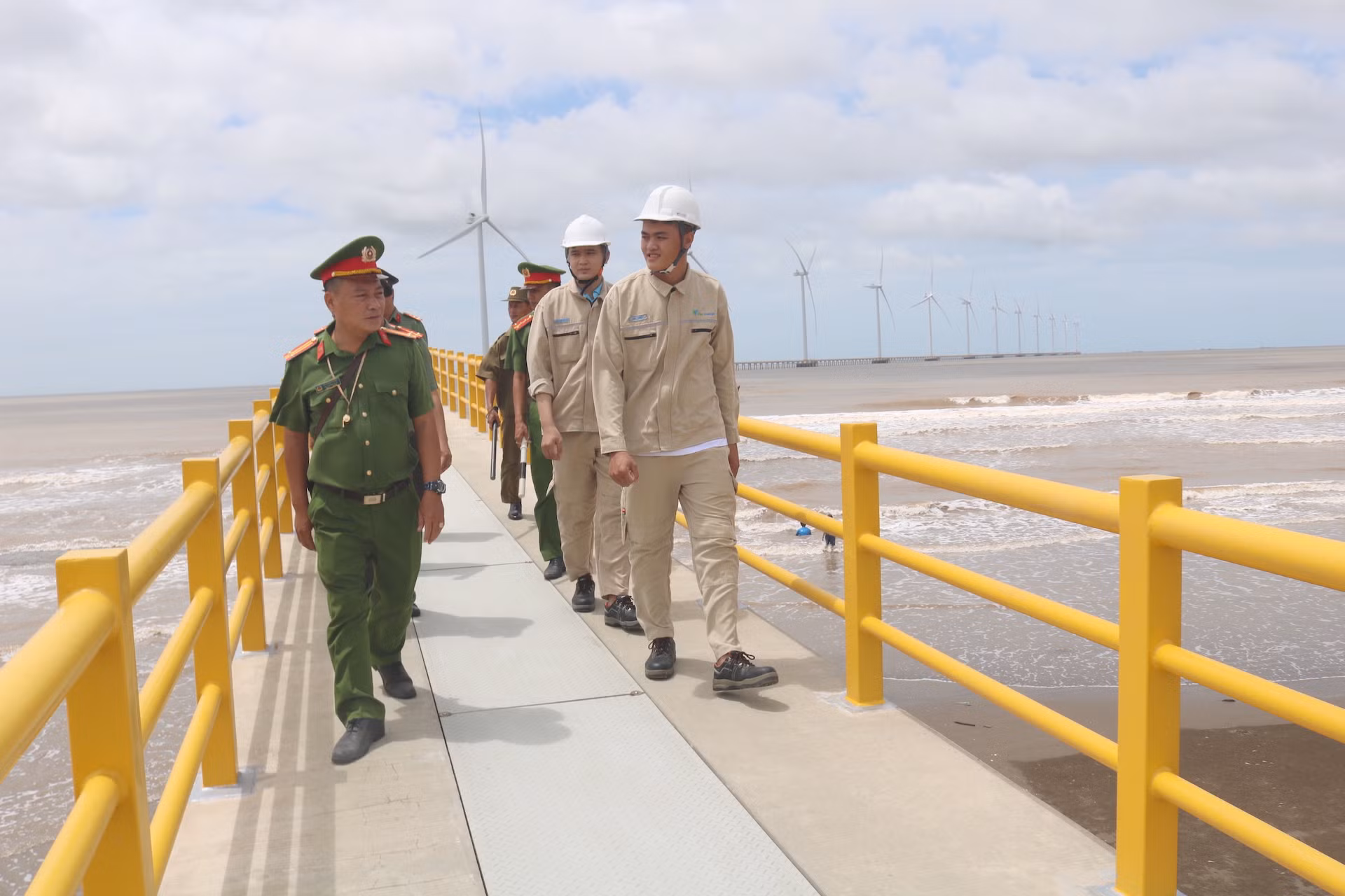 Giữ vững bình yên vùng đất Duyên Hải -0