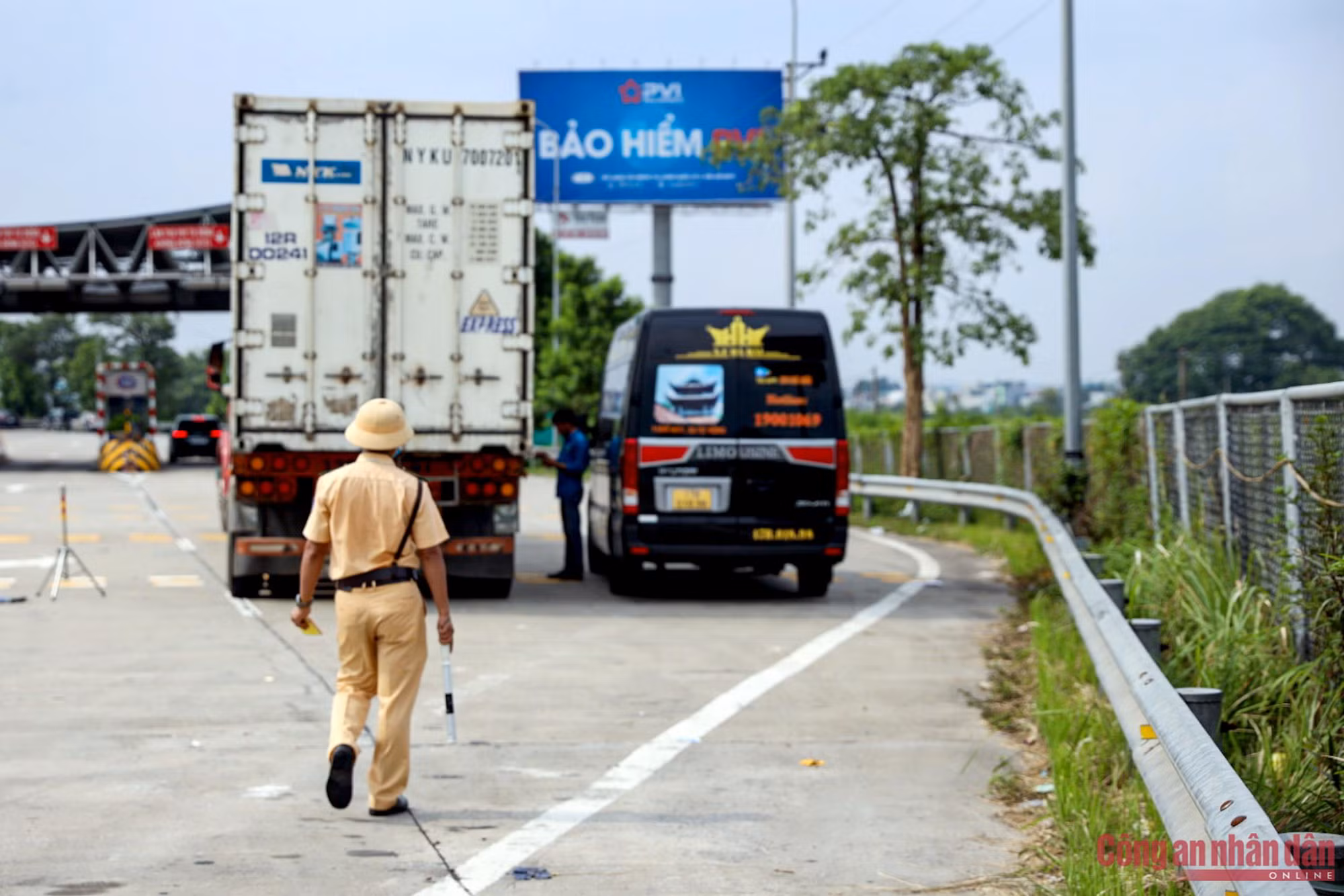 Cả loạt xe khách, container bị CSGT “tuýt còi” trên cao tốc -0