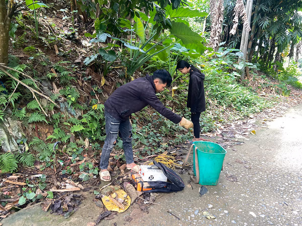 Lào Cai: Một số xưởng sơ chế giun đất xả thải gây ô nhiễm môi trường -1