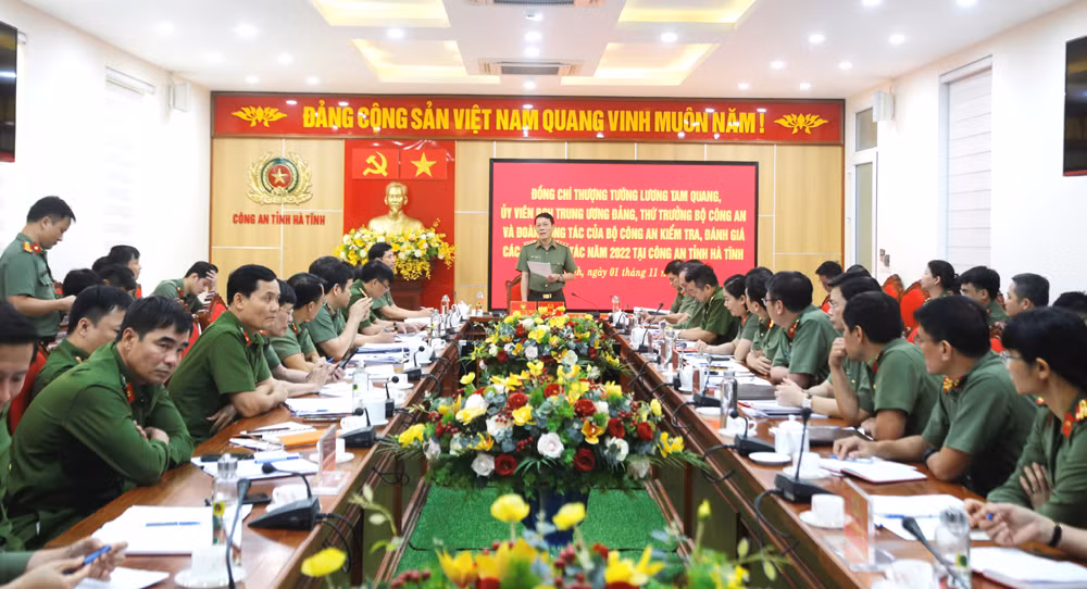 Thứ trưởng Lương Tam Quang làm việc tại Công an tỉnh Hà Tĩnh -0