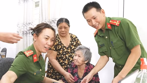 Công an vùng cao vượt khó để hoàn thành chỉ tiêu cấp Căn cước công dân