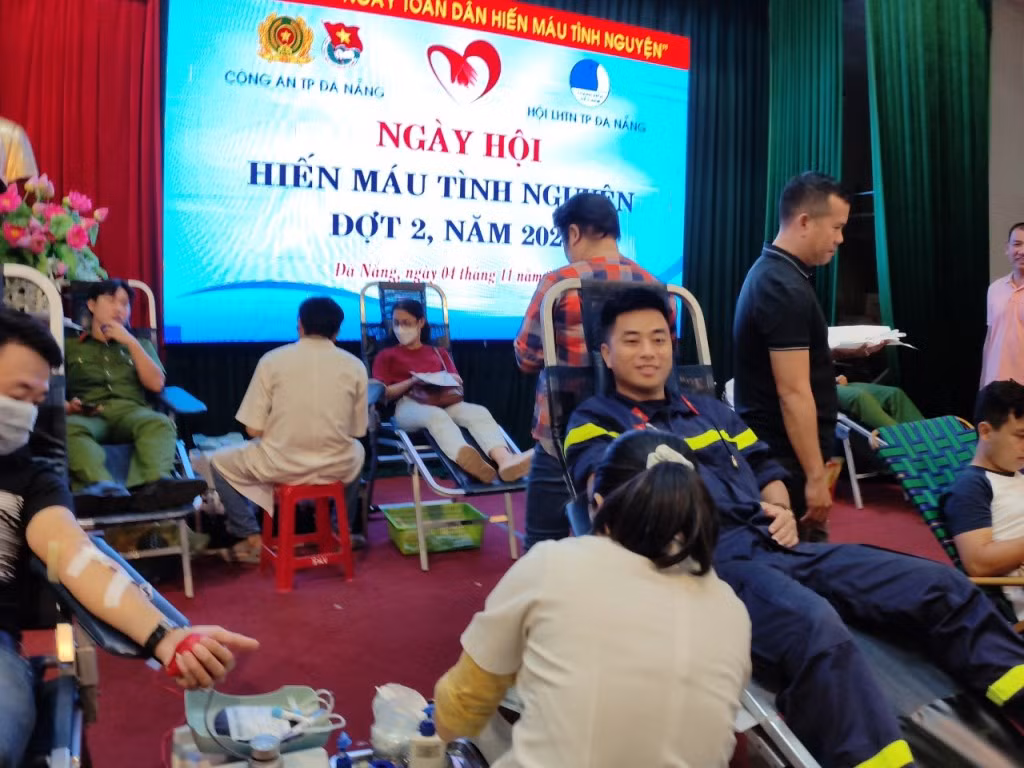 Hơn 600 đoàn viên, chiến sĩ Công an Đà Nẵng tham gia hiến máu tình nguyện -2