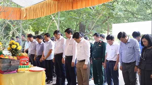 Chuẩn bị chu đáo lễ tưởng niệm các liệt sỹ ở Hang Tám cô và đường 20 Quyết Thắng