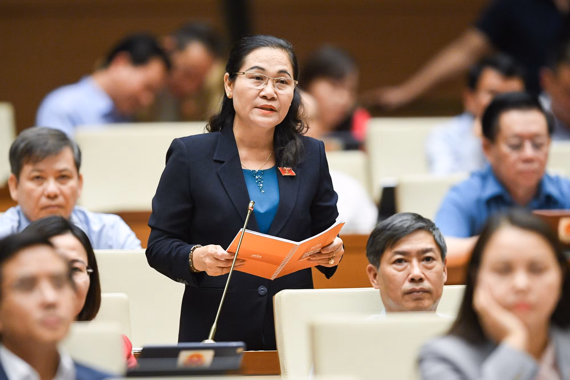 Bộ trưởng Bộ Xây dựng nêu giải pháp đưa giá nhà ở xã hội phù hợp thu nhập người dân -0
