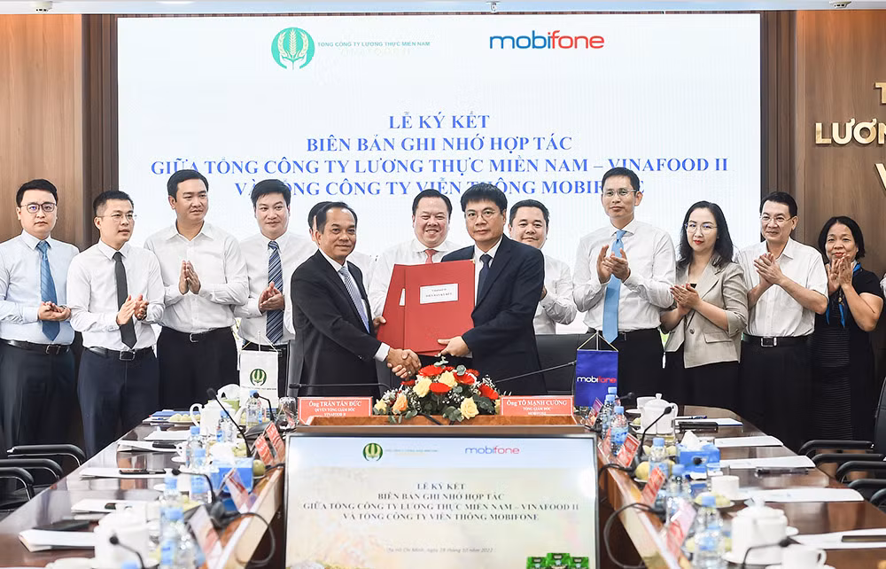 MobiFone ký kết Thỏa thuận hợp tác chuyển đổi số cùng Vinafood II -0