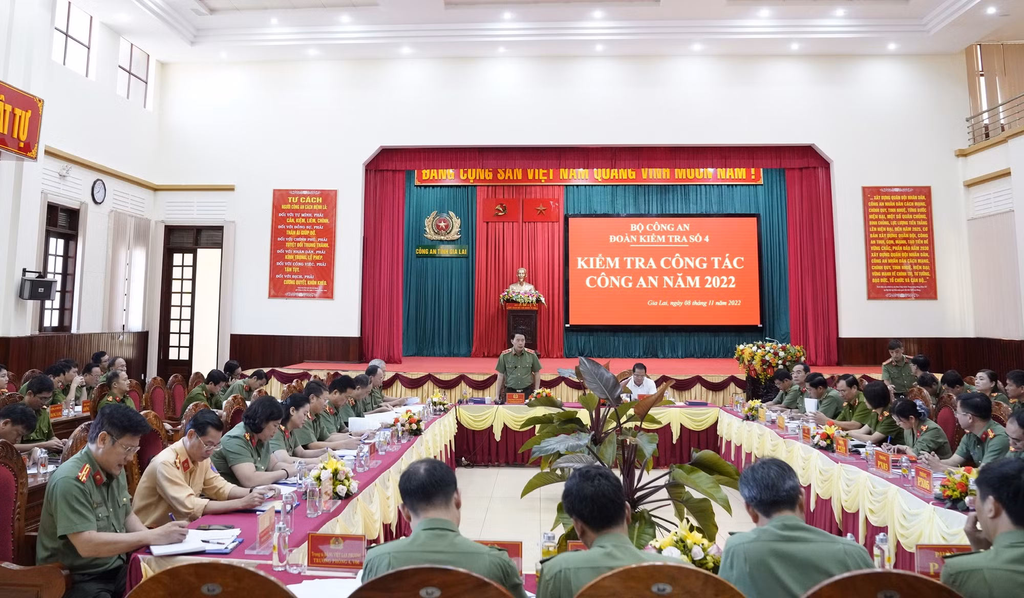 Thứ trưởng Lê Quốc Hùng kiểm tra công tác tại Công an tỉnh Gia Lai -0