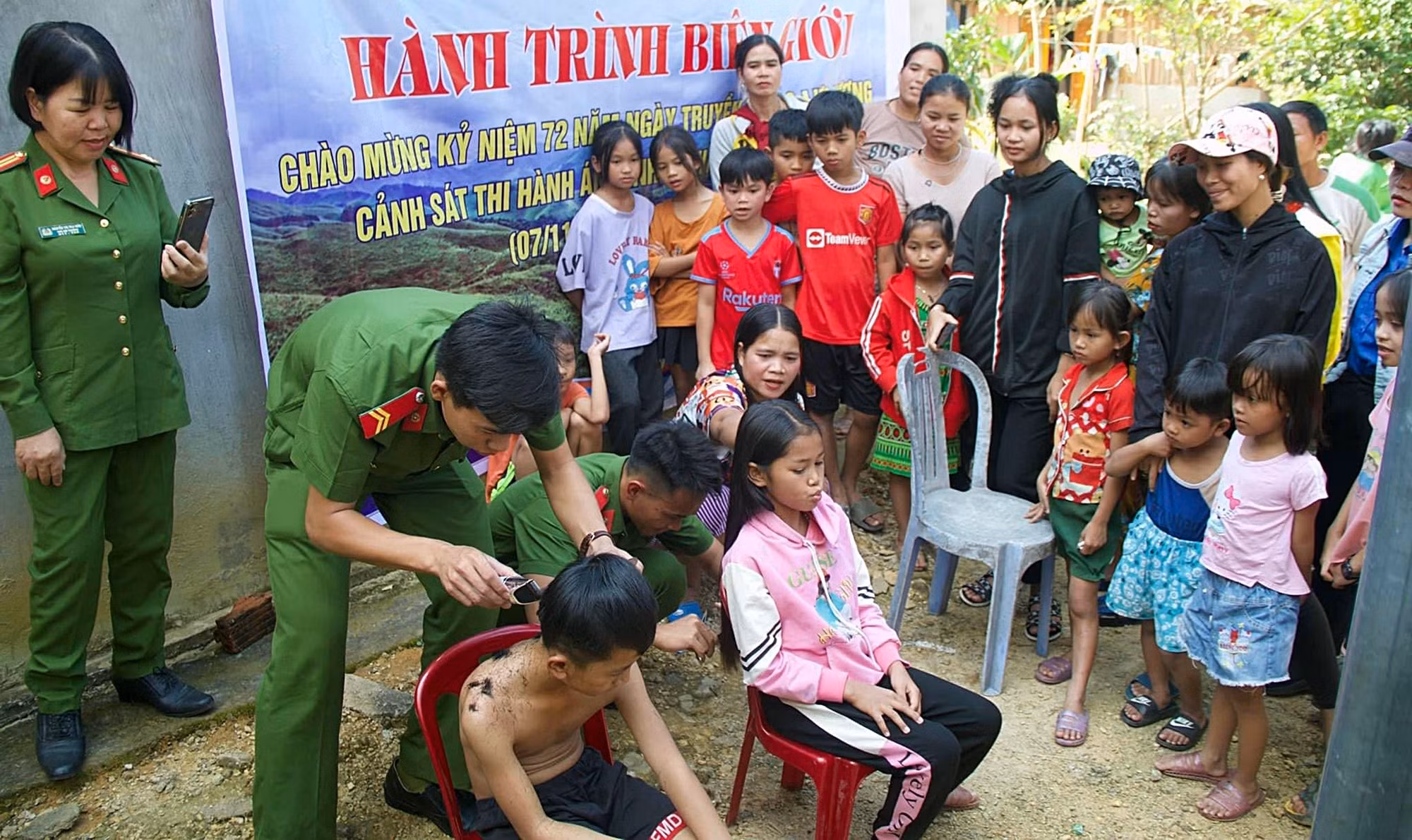 Ấm áp chương trình “Hành trình biên giới” tại Quảng Nam -0